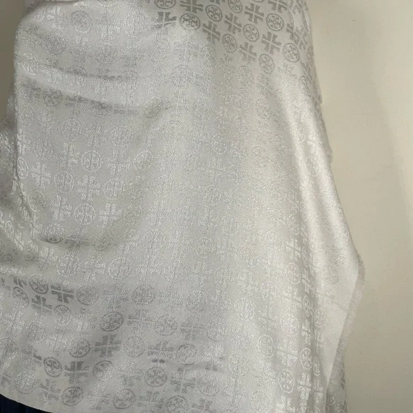TORY BURCH Jacquard Traveler Scarf In New Ivory Logo Wool Silk Blend 30x76 Wrap - Picture 5 of 15